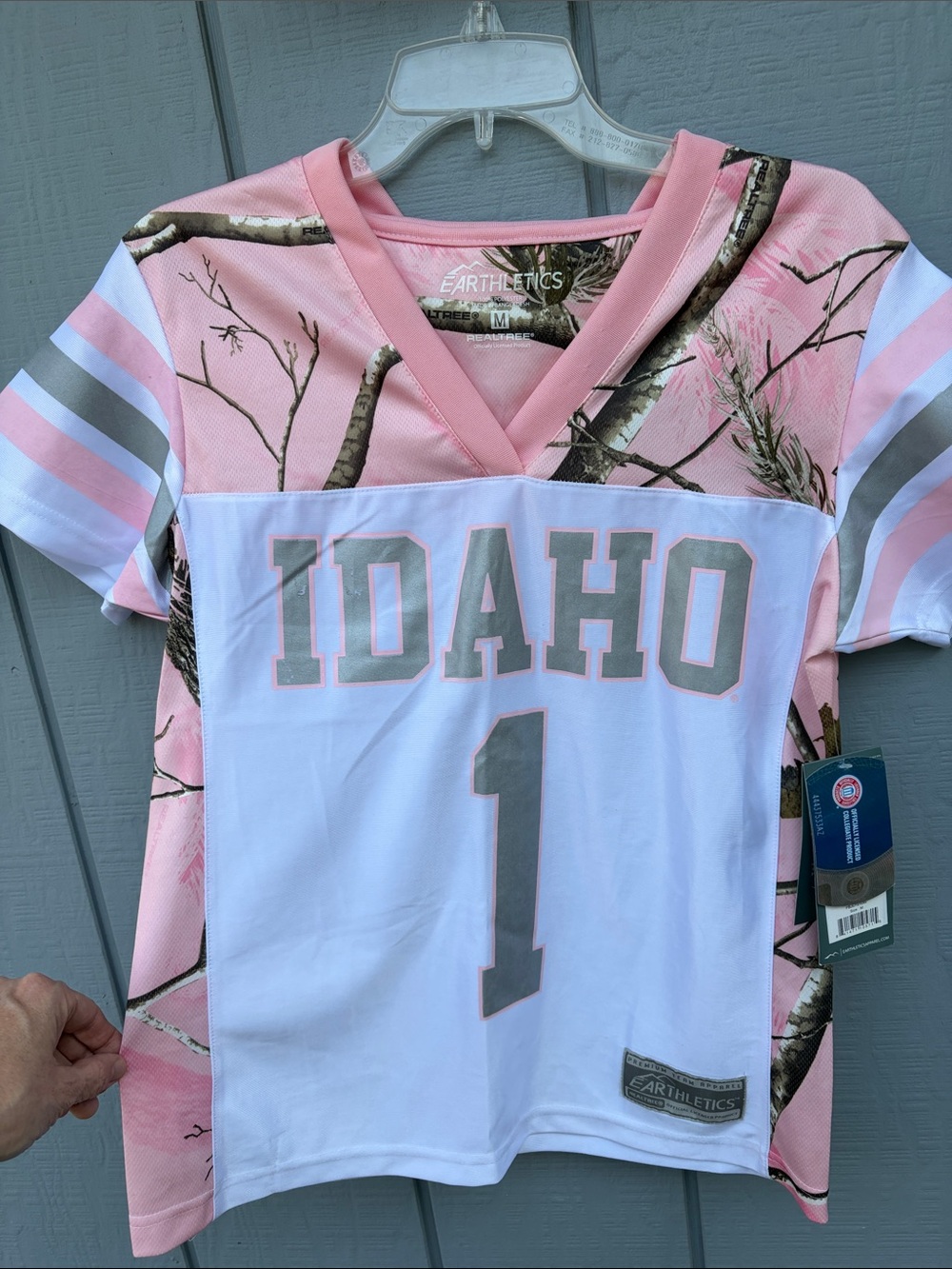 IDAHO VANDALS Jersey Women’s Football College NWT Real Tree Earthletics size M